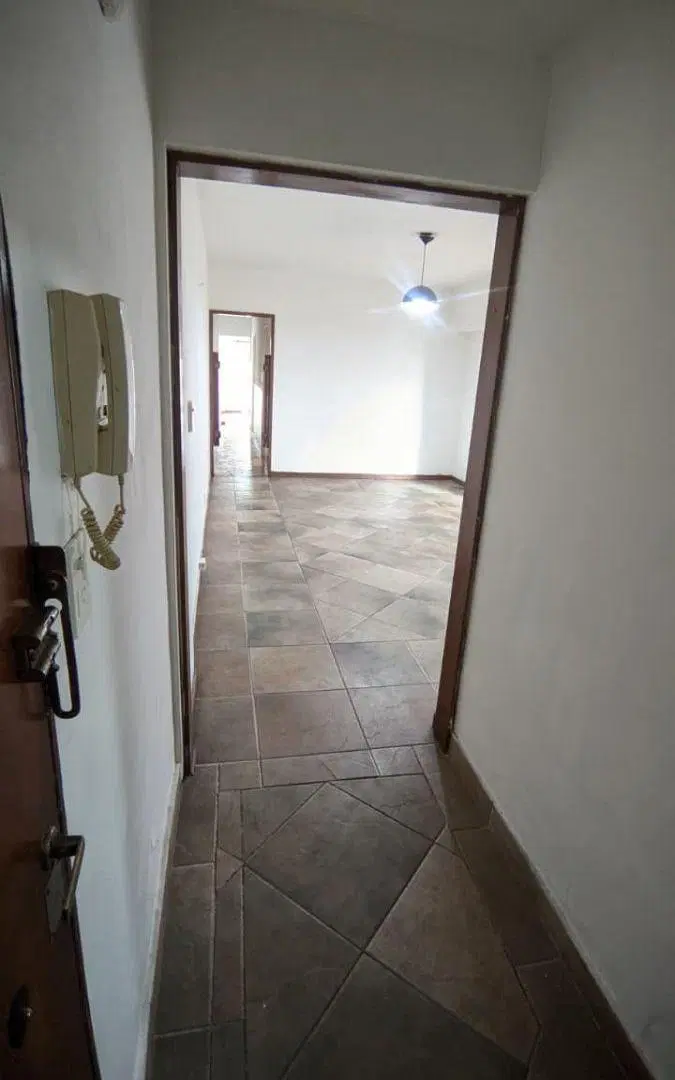 Departamento de 3 Ambientes 5º piso Sobre Calle Sarmiento 1