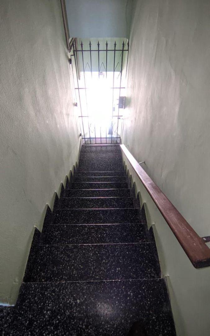 Foto de PH 3 AMBIENTES EN ALQUILER – USO PROFESIONAL – AV. CAZÓN, imagen 5