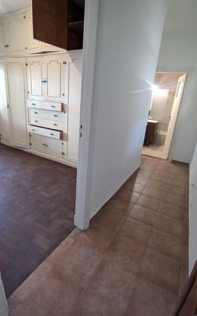 Foto de PH 3 AMBIENTES EN ALQUILER – USO PROFESIONAL – AV. CAZÓN, imagen 4