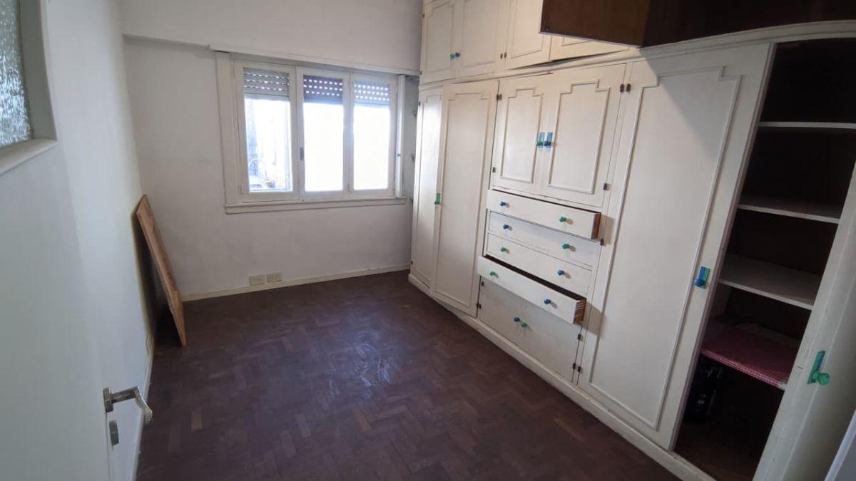 Foto de PH 3 AMBIENTES EN ALQUILER – USO PROFESIONAL – AV. CAZÓN, imagen 1