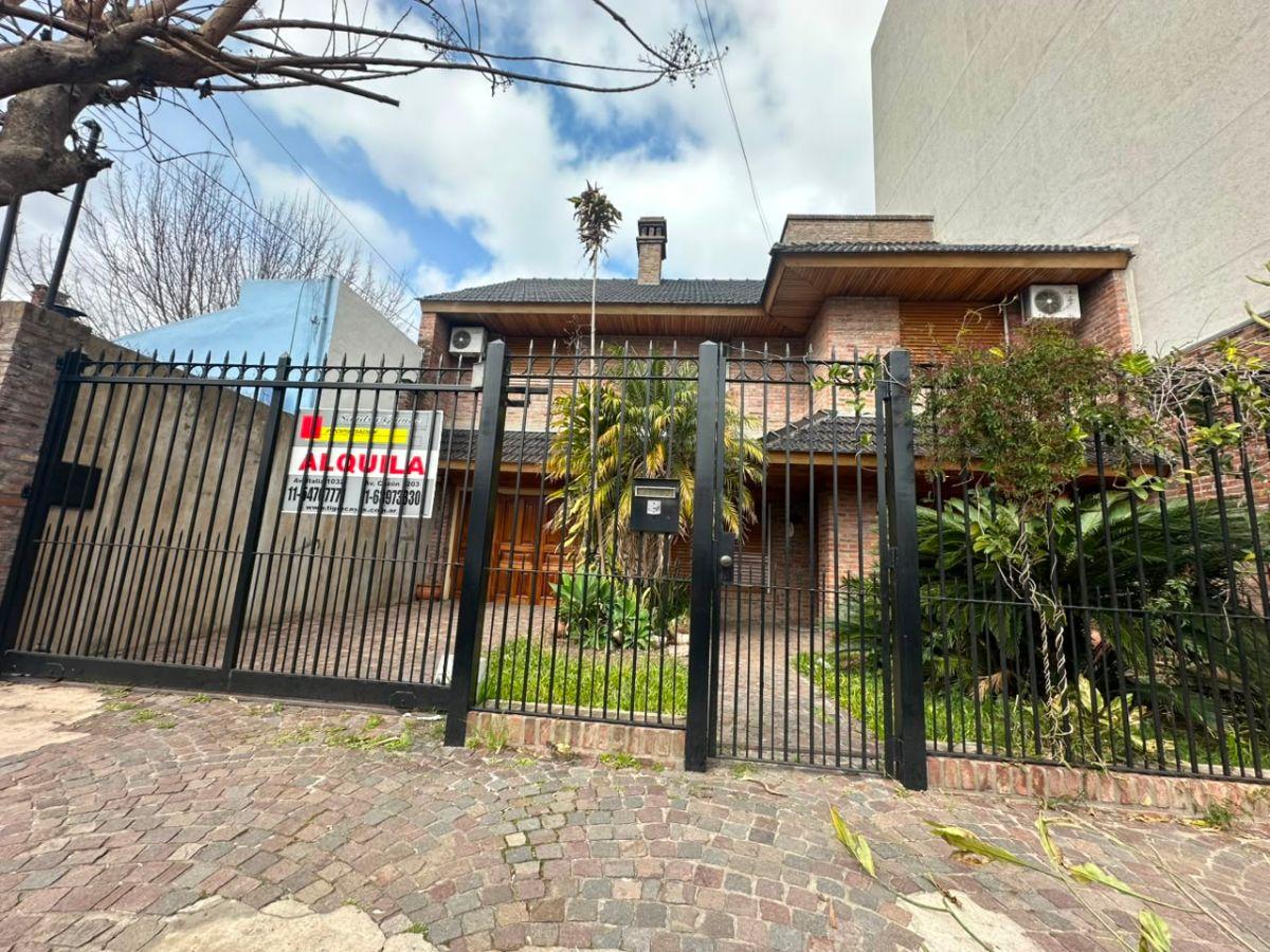 Foto de CASA EN ALQUILER – PACHECO | 4 DORMITORIOS | COCHERA | JARDÍN | QUINCHO, imagen 1