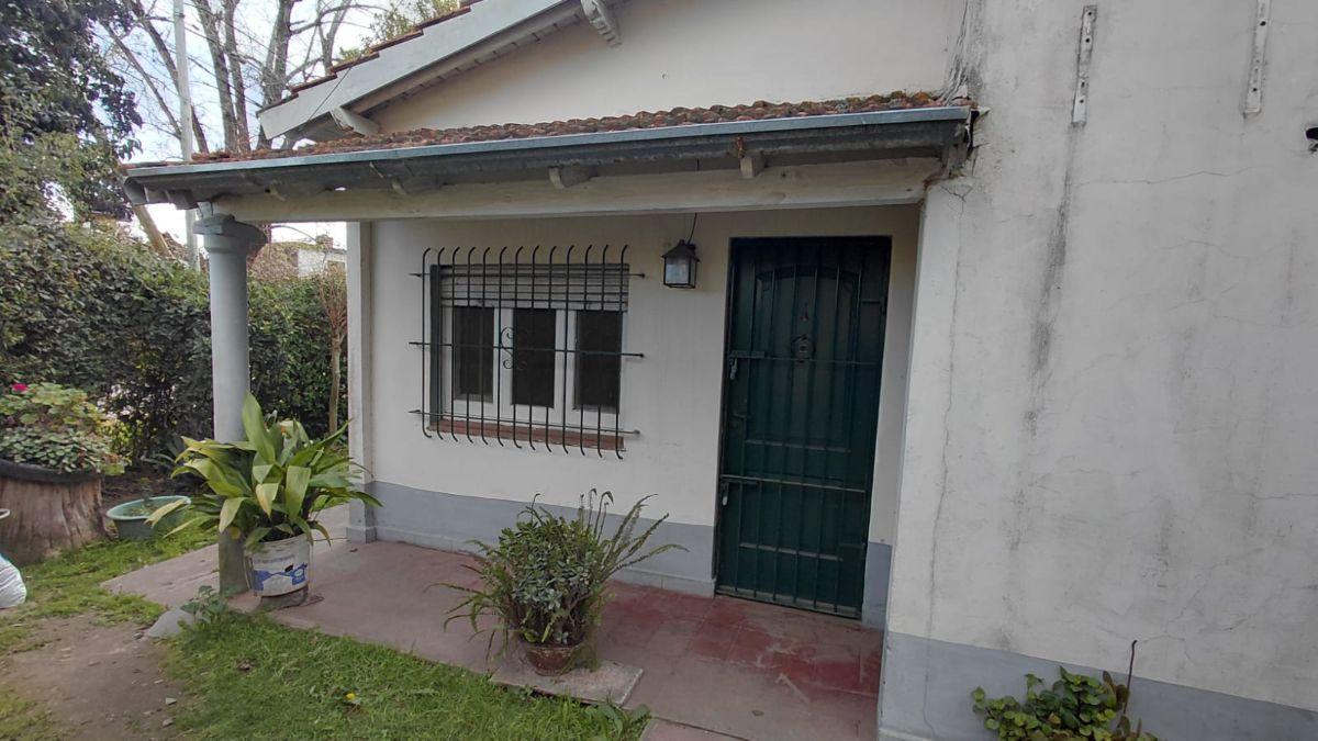 Foto de CASA TIPO CHALET DE 3 AMBIENTES EN ALQUILER – LOS TRONCOS DEL TALAR, imagen 2