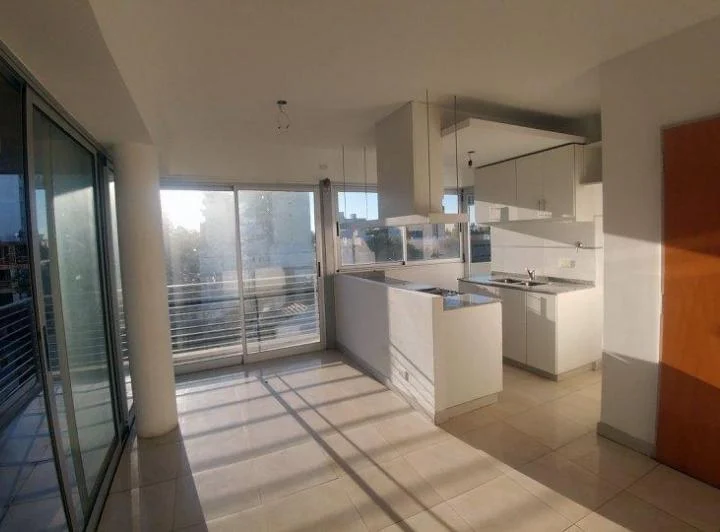 Moderno Departamento céntrico de dos ambientes con cochera en Villa Ballester 1