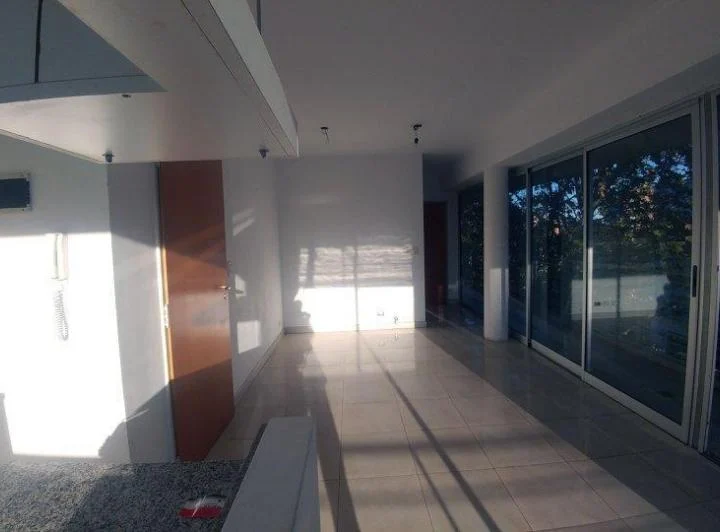 Moderno Departamento céntrico de dos ambientes con cochera en Villa Ballester 3
