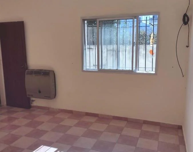 PH de tres ambientes al frente con patio y cochera. Villa Ballester 4