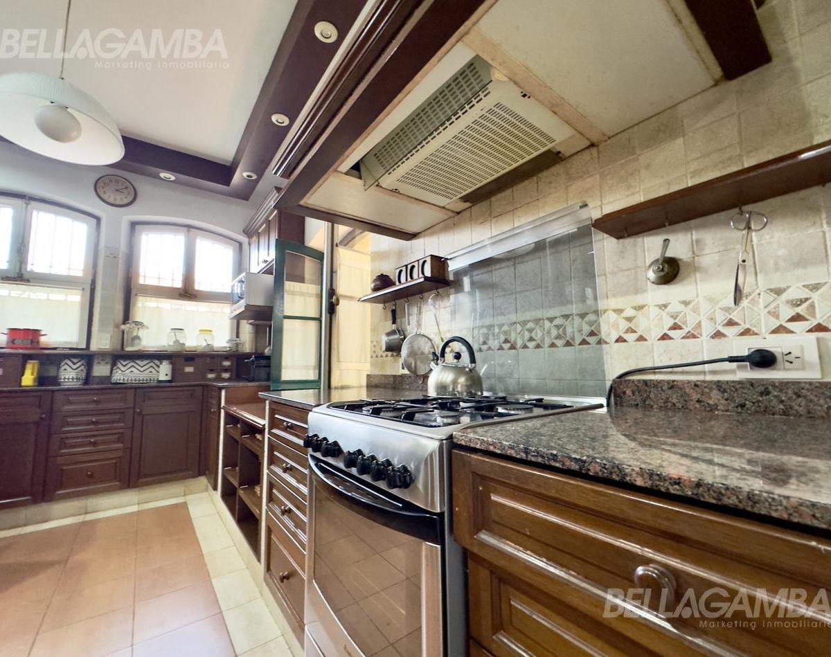 Casa Venta Vicente Lopez 7 Ambientes Jardin Pileta 4