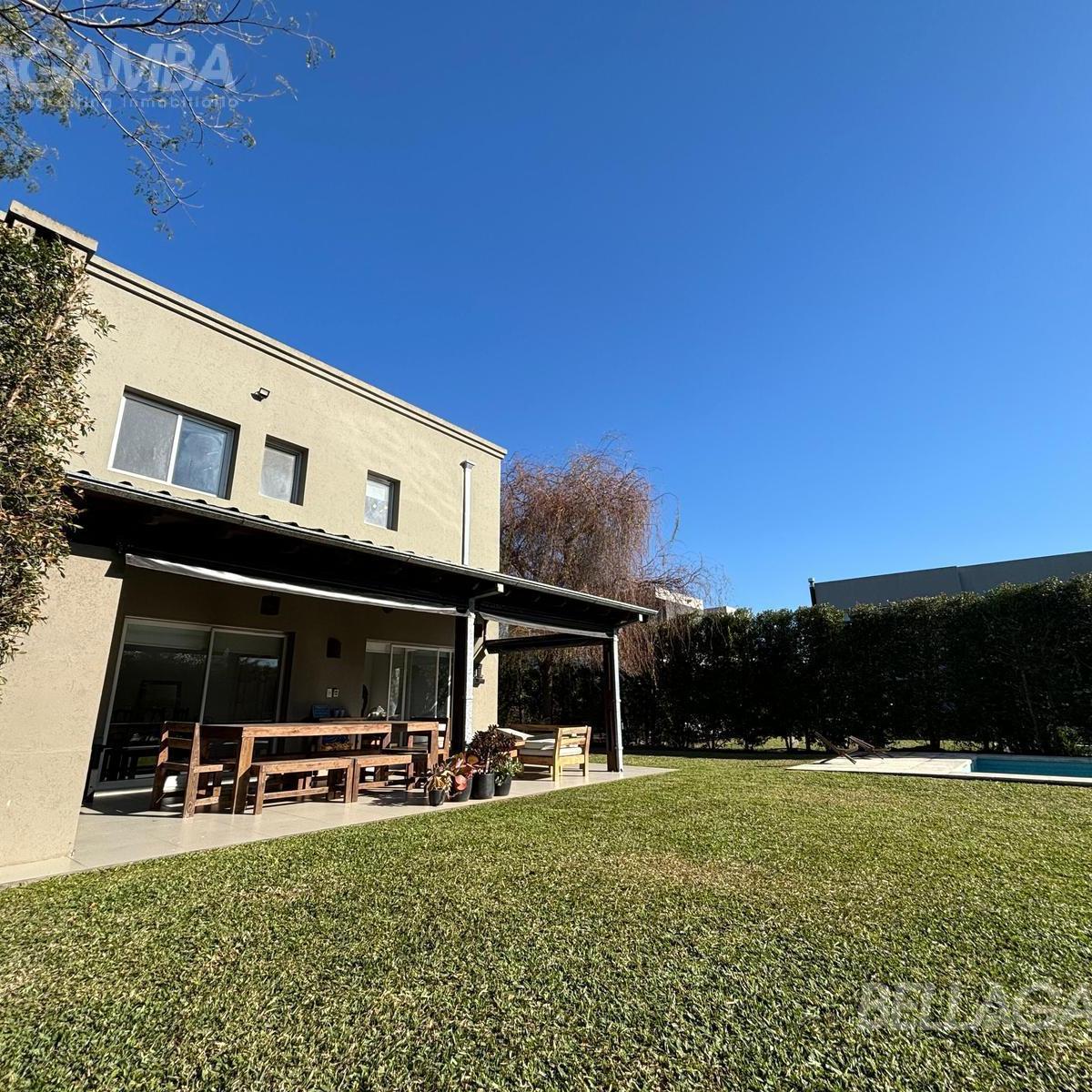 Casa Venta Bancalari 6 Ambientes Jardin Piscina 2