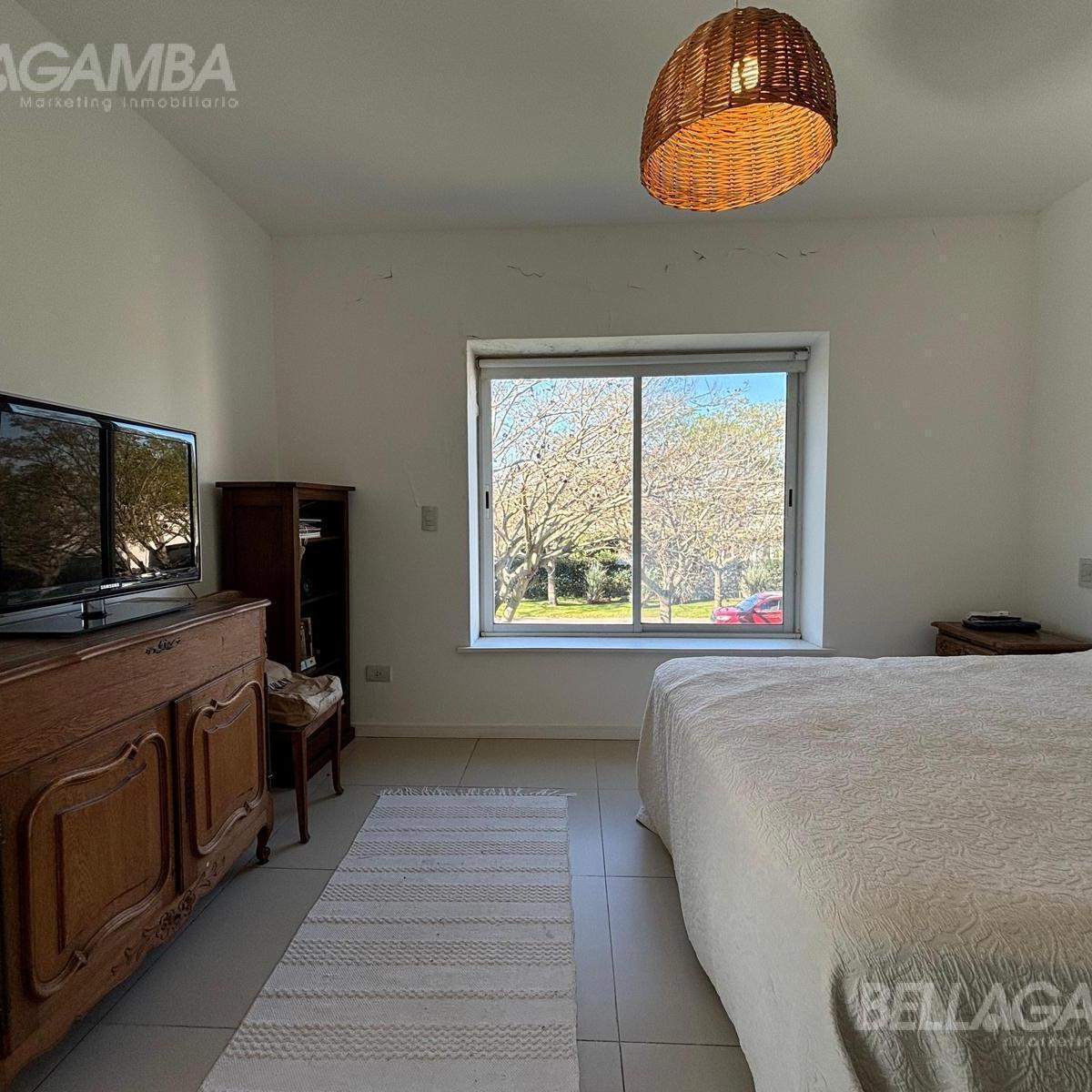 Casa Venta Bancalari 6 Ambientes Jardin Piscina 5