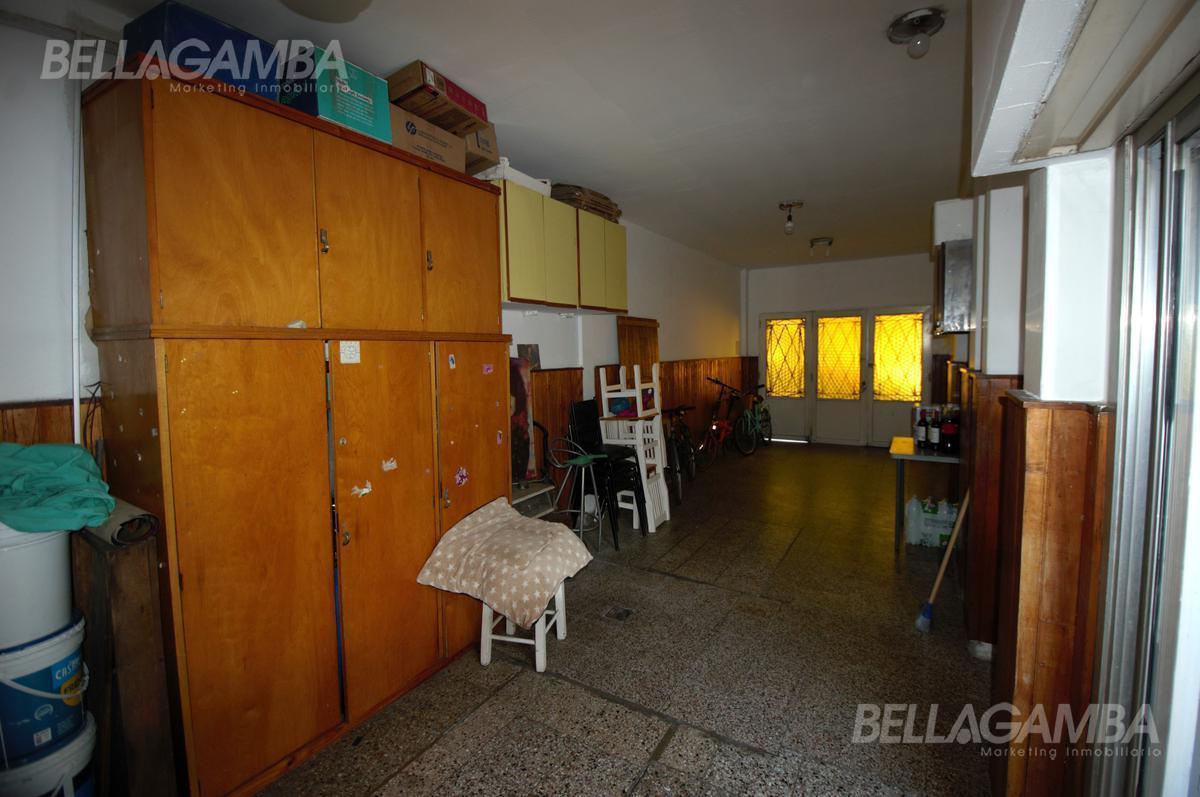 Casa Venta Olivos 6 Ambientes con Departamento Independiente 1