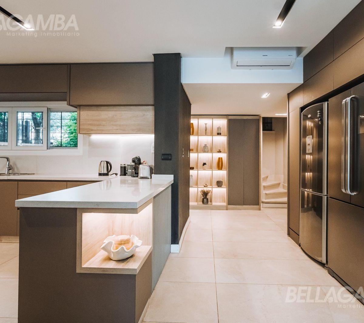 Casa Venta La Lucila 10 Ambientes Cochera Piscina Sotano 4