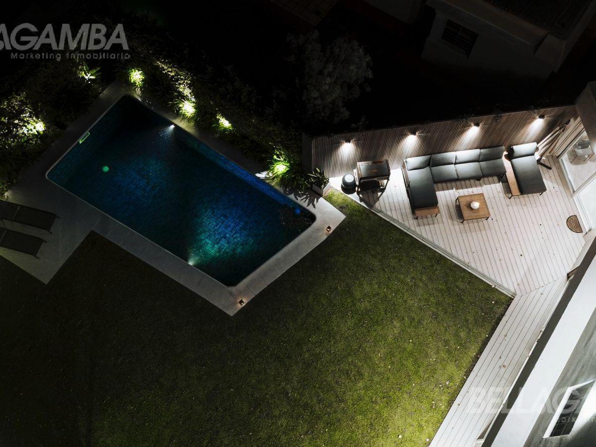 Casa Venta La Lucila 10 Ambientes Cochera Piscina Sotano 1
