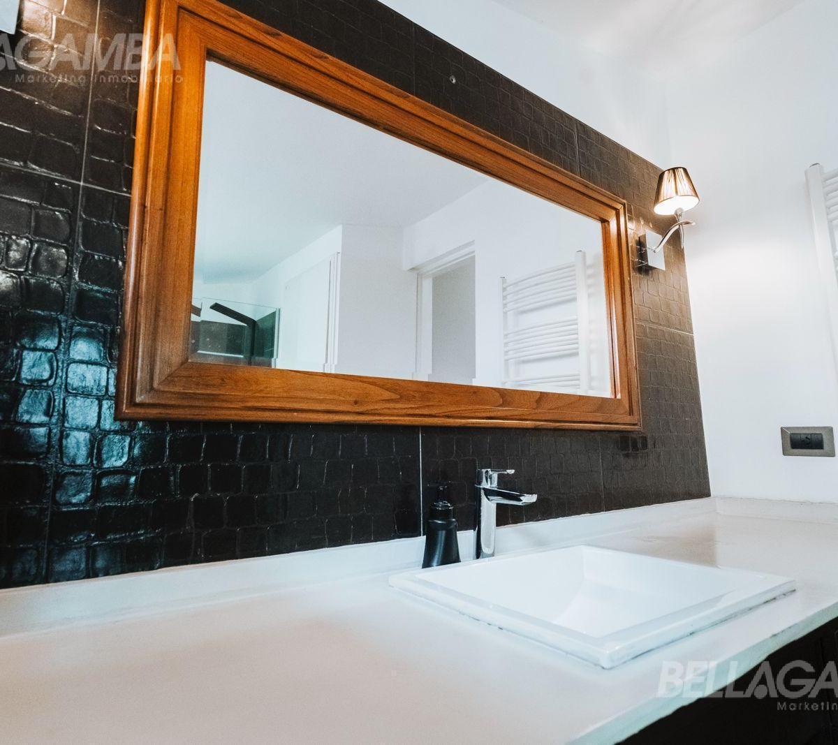 Casa Venta La Lucila 10 Ambientes Cochera Piscina Sotano 4