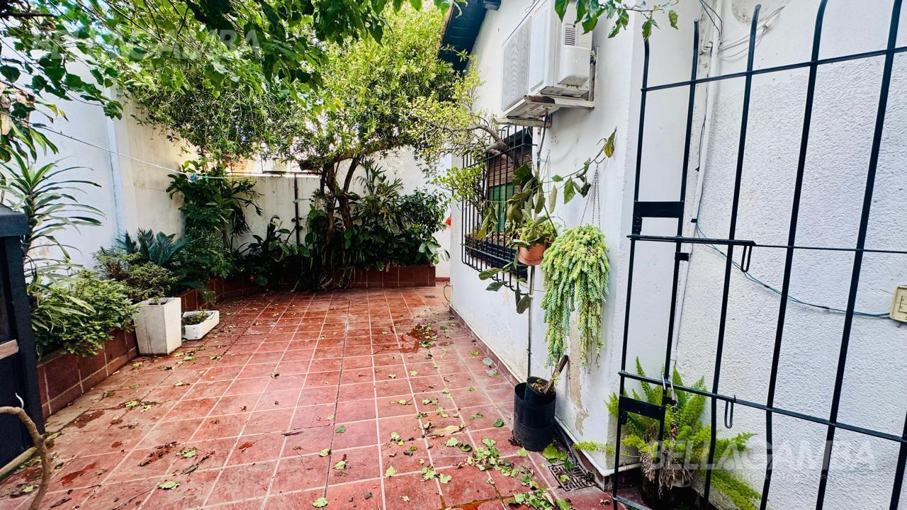 Foto de CASA VENTA OLIVOS 3 AMBIENTES PATIO COCHERA APTO CREDITO, imagen 3