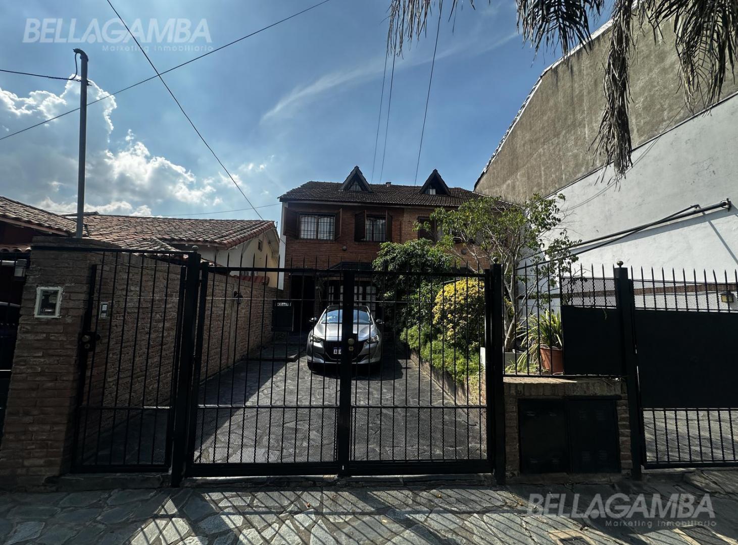 DUPLEX VENTA OLIVOS 5 AMBIENTES JARDIN PLAYROOM COCHERA OLIVOS