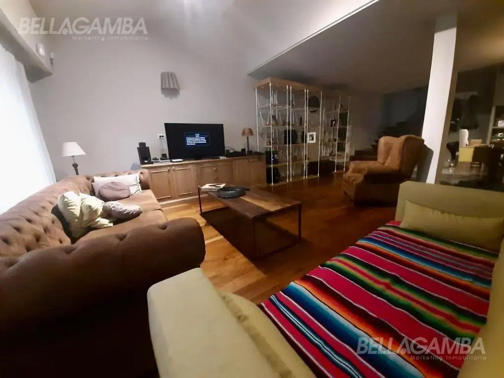 CASA VENTA CASTELAR NORTE 5 AMBIENTES JARDIN PISCINA 3