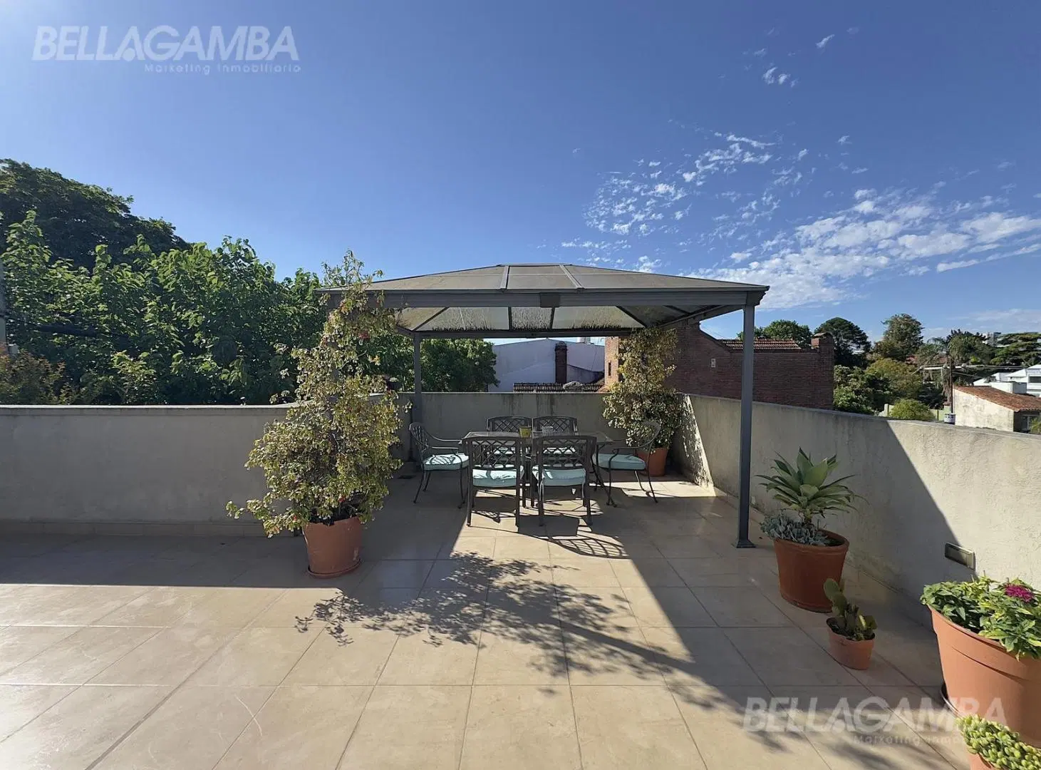 CASA VENTA VICENTE LÓPEZ 4 AMBIENTES  COCHERA 2