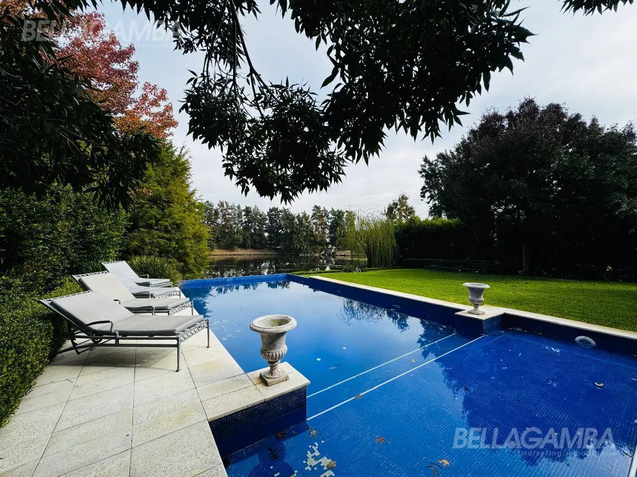 CASA VENTA NORDELTA 8 AMBIENTES JARDIN PISCINA 2