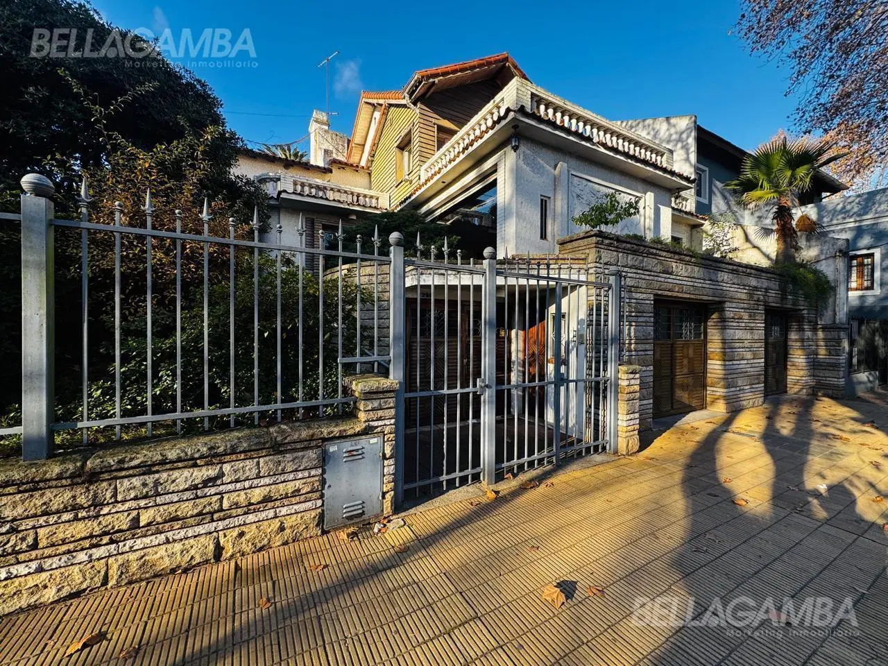 CASA VENTA VICENTE LOPEZ 7 AMBIENTES JARDIN PISCINA COCHERA 2