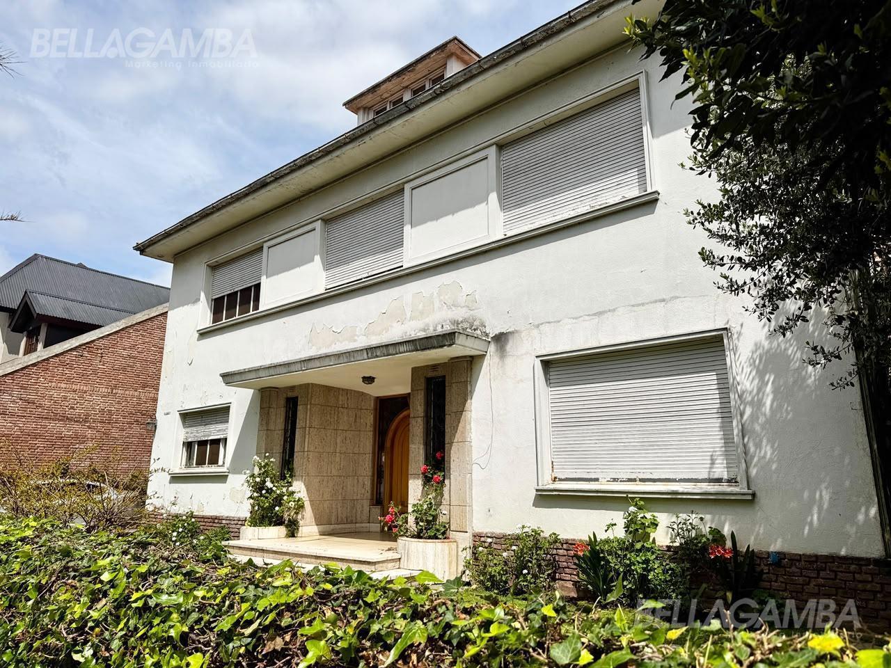 Foto de CASA VENTA VICENTE LOPEZ 9 AMBIENTES JARDIN PISCINA, imagen 3
