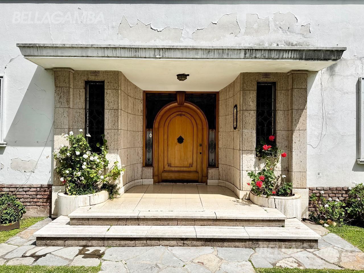 Foto de CASA VENTA VICENTE LOPEZ 9 AMBIENTES JARDIN PISCINA, imagen 4