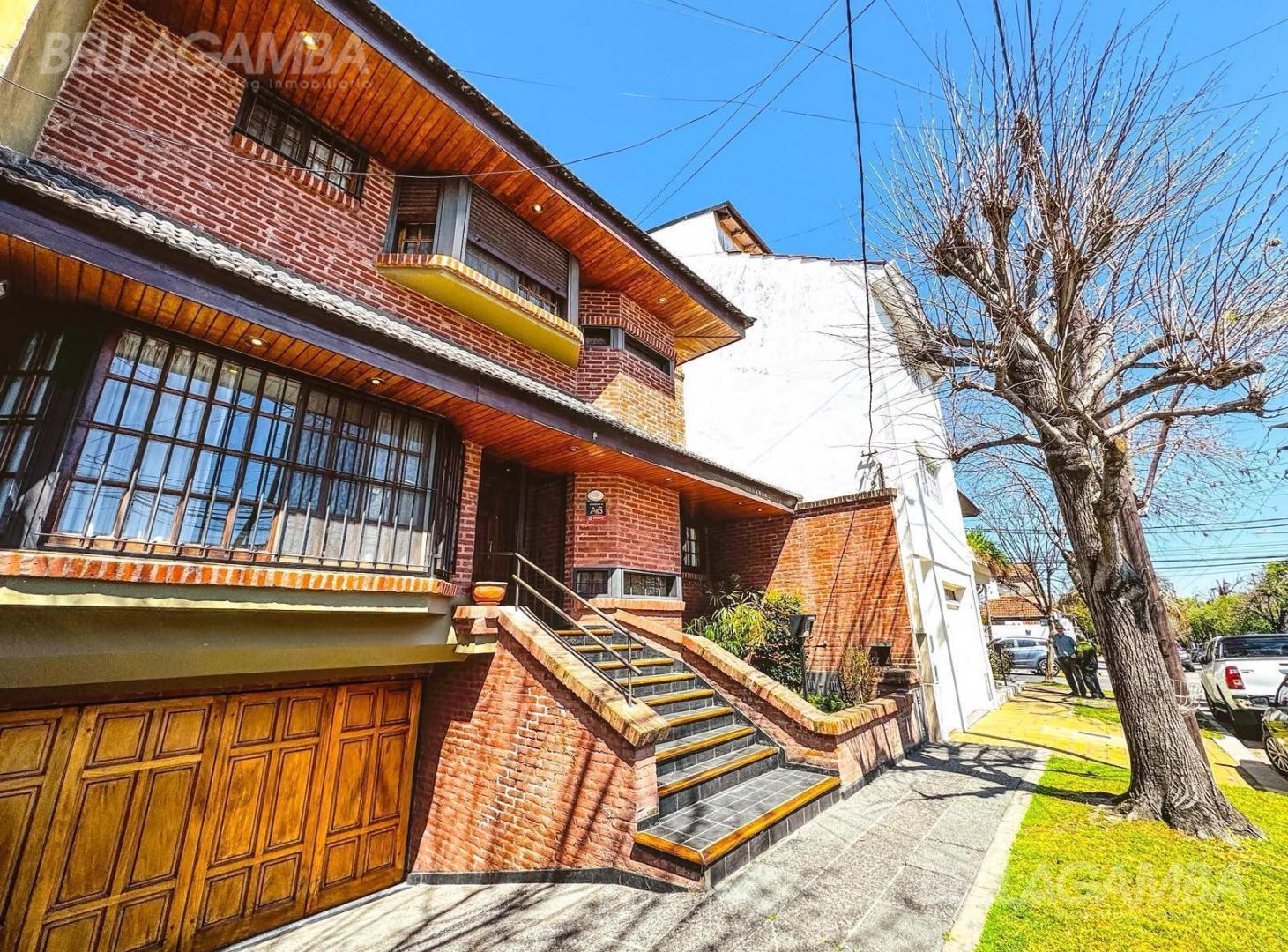 Foto de CASA VENTA MARTINEZ 6 AMBIENTES GARAGE JARDIN, imagen 1