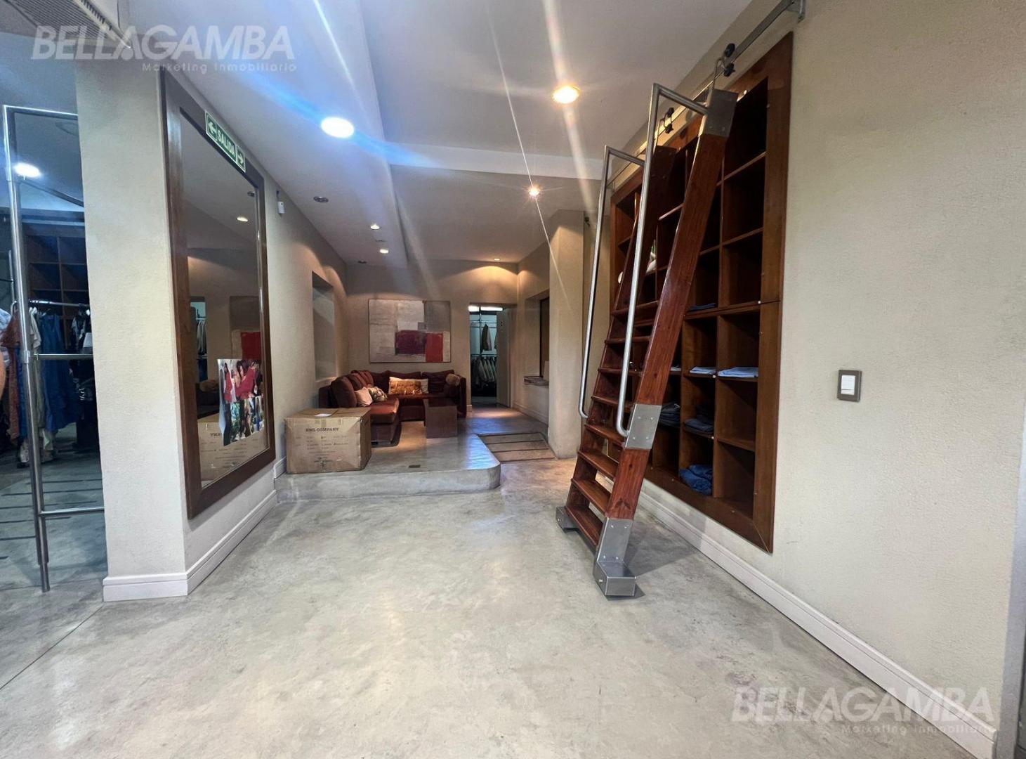 Foto de EDIFICIO COMERCIAL TERRENO DOBLE FRENTE VENTA VILLA ORTUZAR, imagen 4