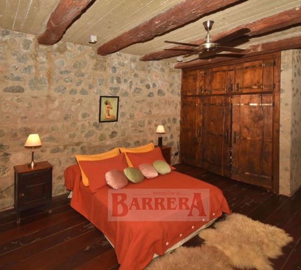 Foto de "Casa de Piedra", la más exclusiva de Loma Bola ( La Paz), imagen 5