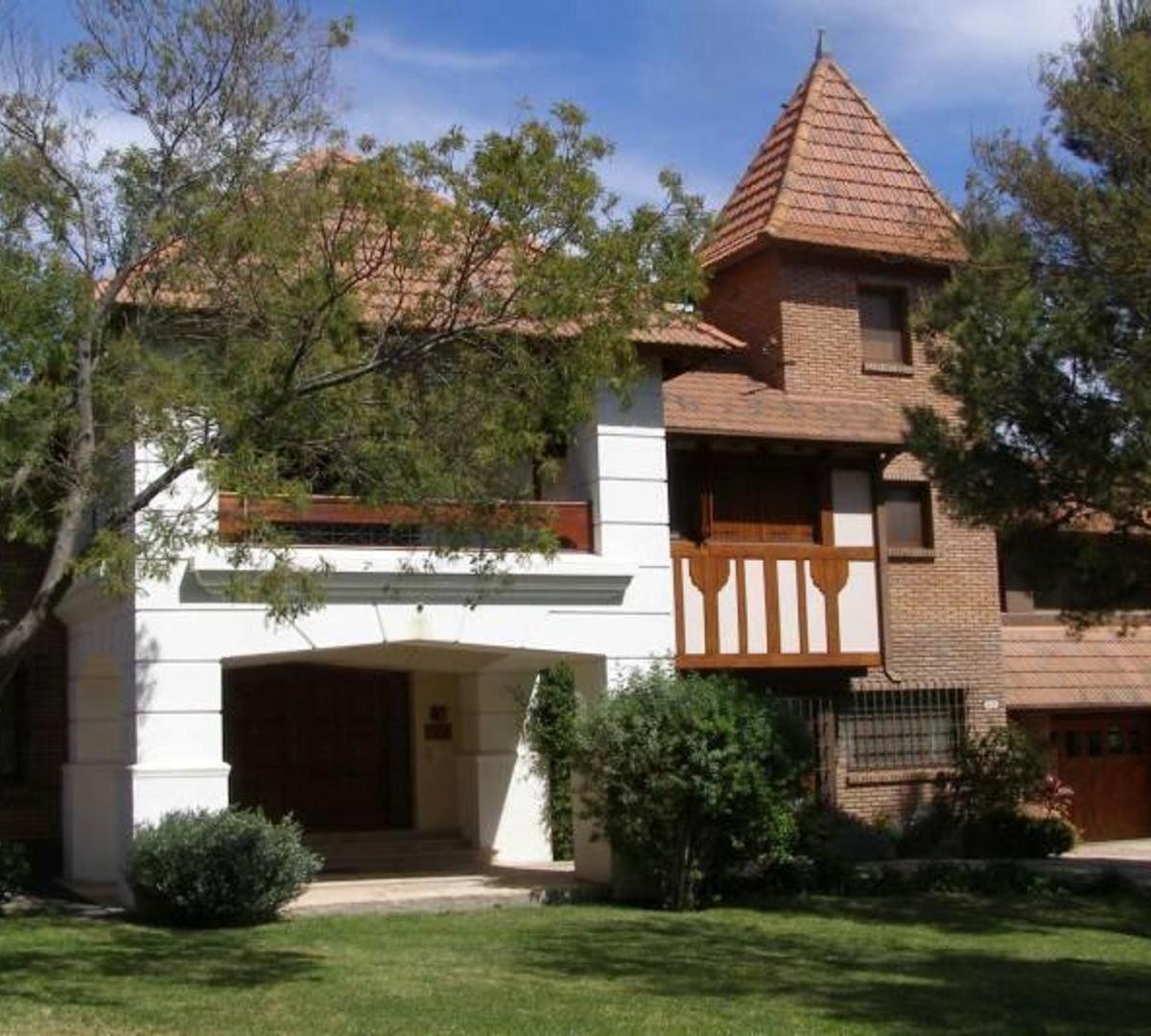 Emblemática residencia en Country Chumamaya