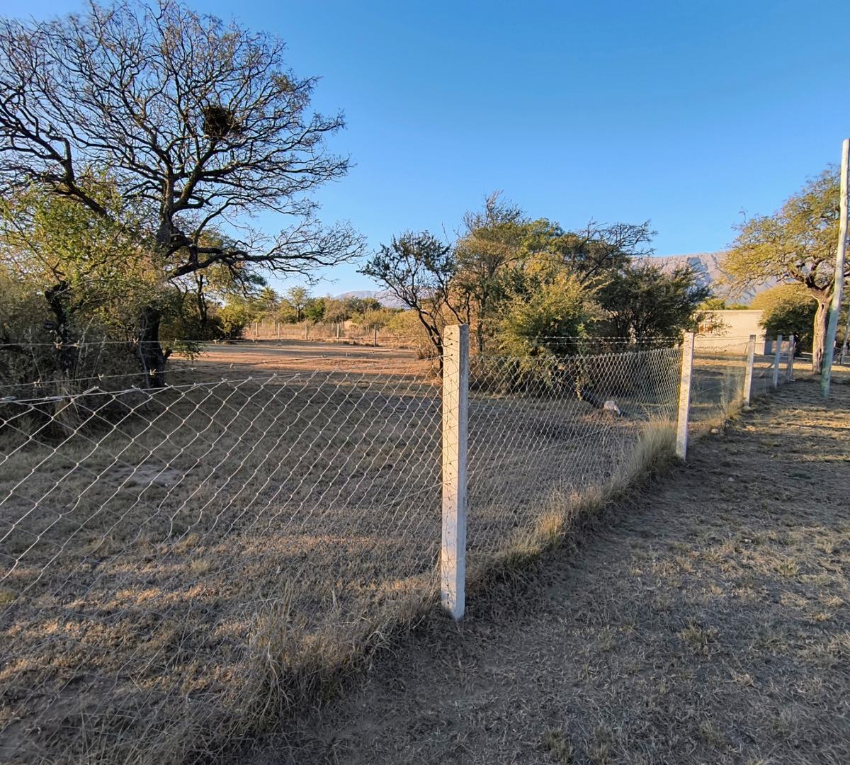 Lote Muy Amplio 2494 m² Piedra Blanca Abajo 3