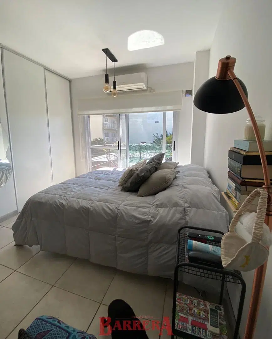 Departamento MUY luminoso en venta 5