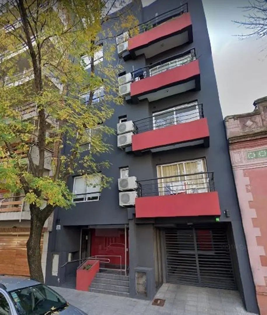 Departamento MUY luminoso en venta 2