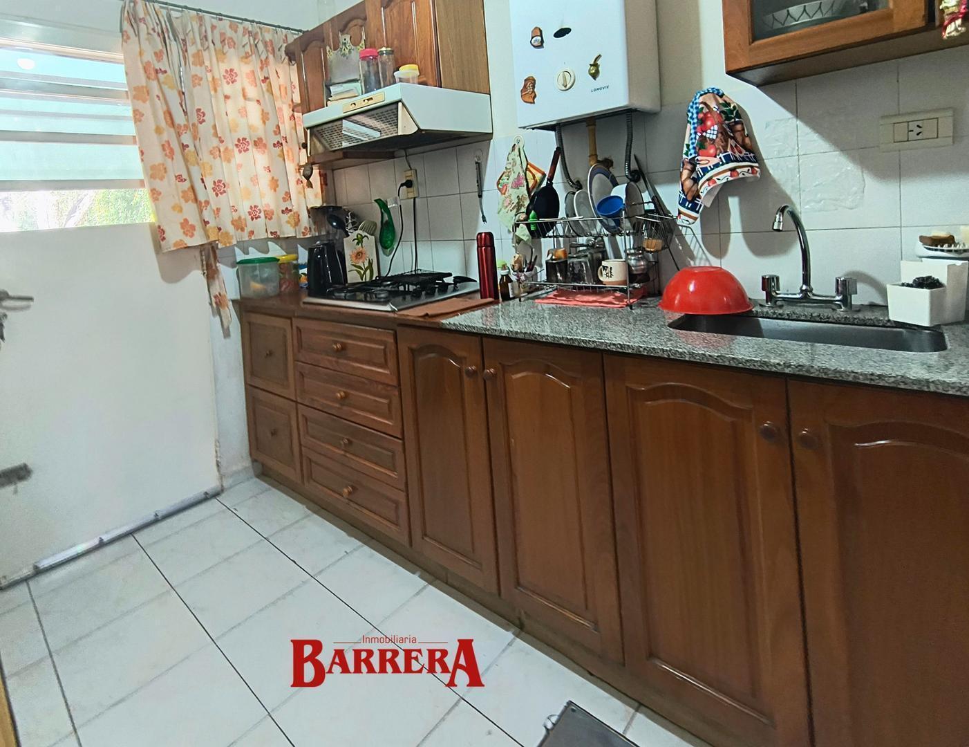 Foto de Casa en excelente estado, 3 ambientes, gas natural, jardín, imagen 1