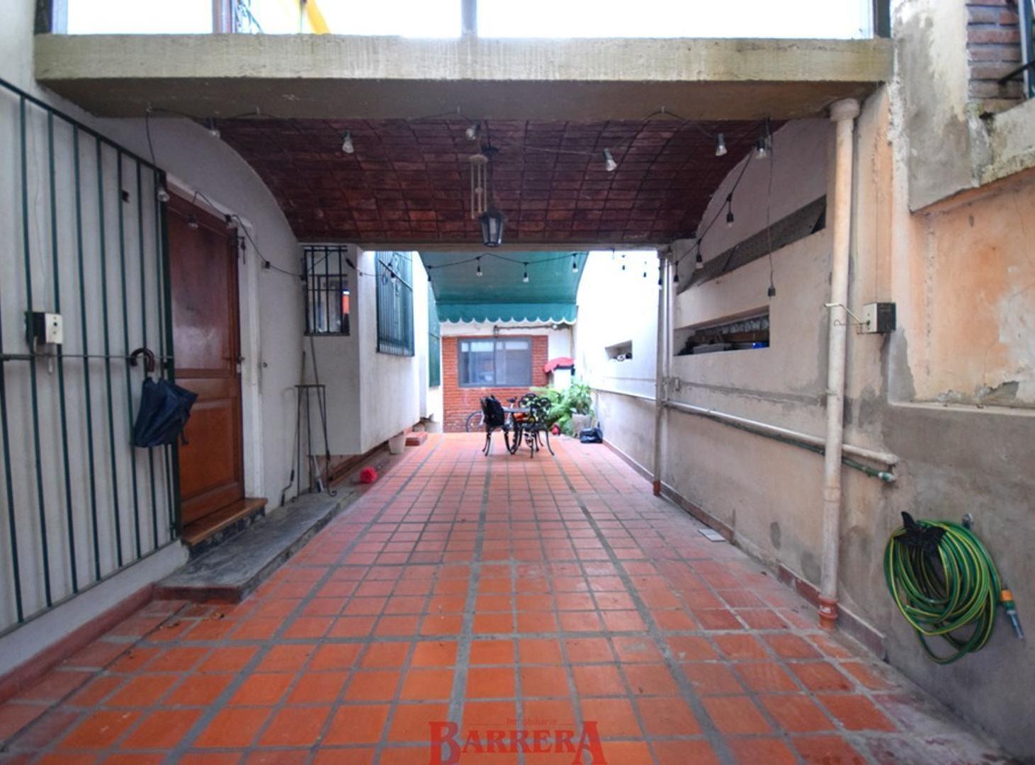 Foto de Hermosa casa 5 ambientes con patio quincho garage y terraza., imagen 1