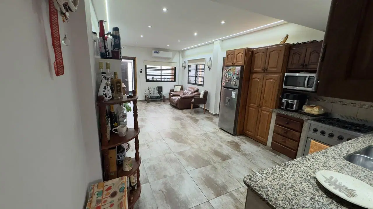 VENTA!!! CASA ABERASTAIN 3300 4