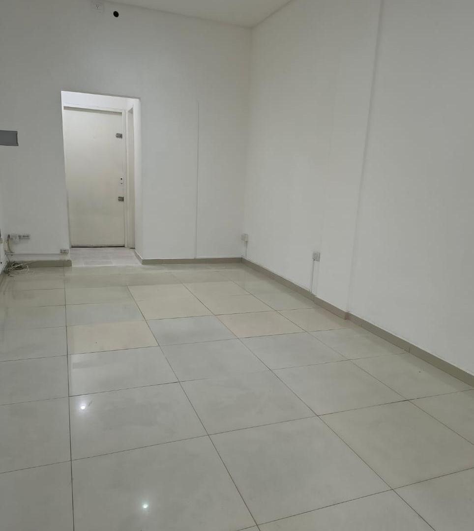 Foto de Alquiler Local comercial Chacabuco 84 Banfield, imagen 4