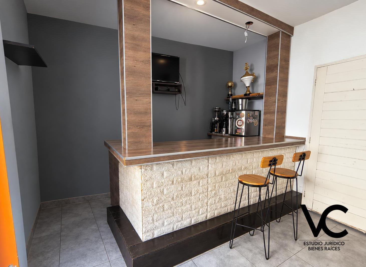 Foto de Venta - Casa De 4 Ambientes Con Suite, Vestidor, Cochera, Patios Y, imagen 4