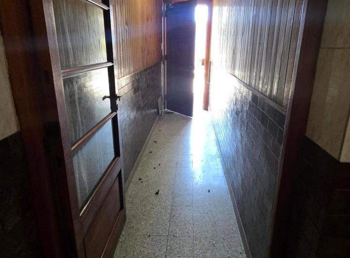 MUY BUENA CASA LOTE PROPIO. IDEAL VIVIENDO Y TALLER O DEPOSITO 3