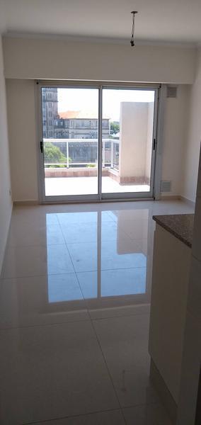 Oportunidad! 3 Ambientes Balcon Terraza Seminuevo con Cochera Fija 1
