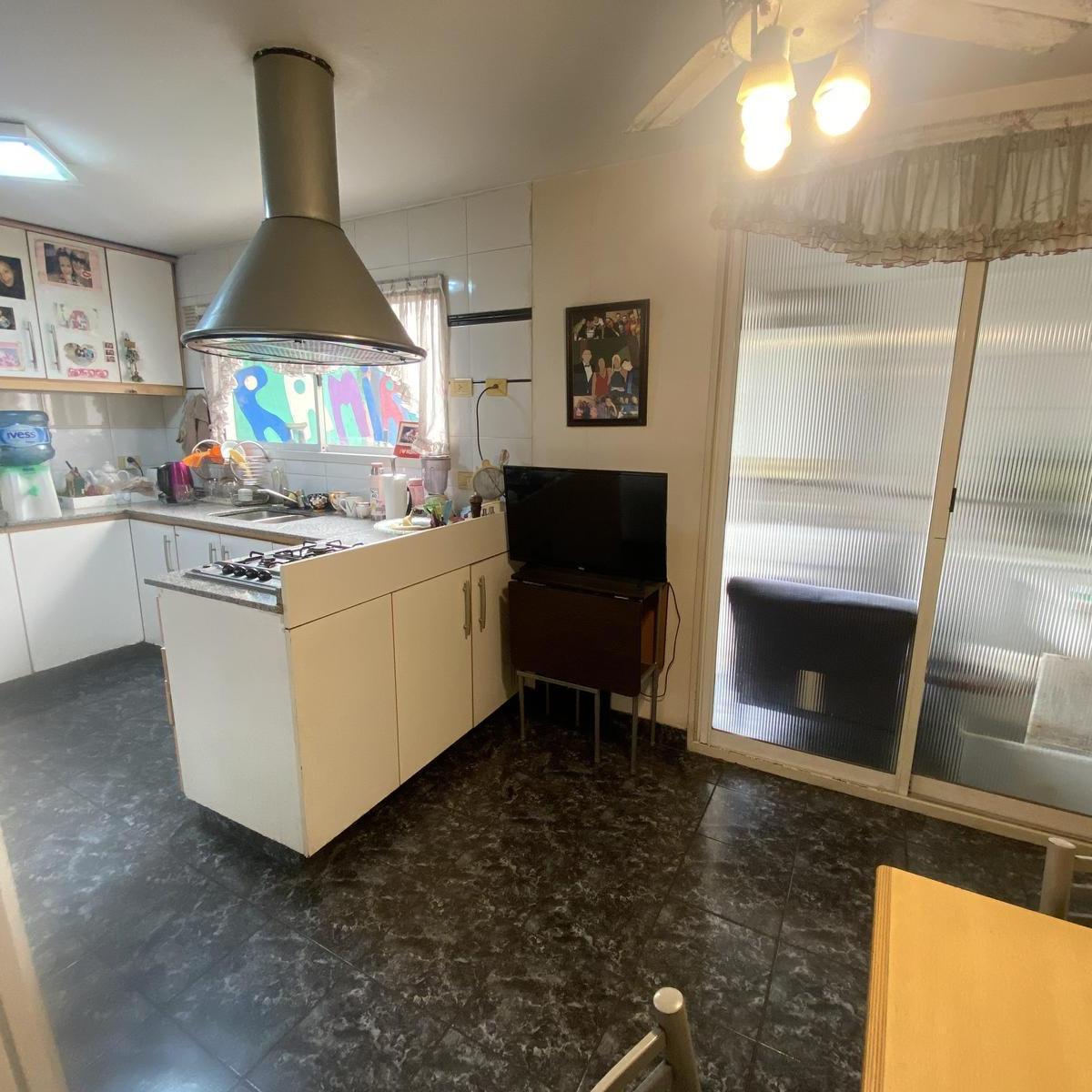 Departamento 4 Ambientes con Cochera en Caballito 1