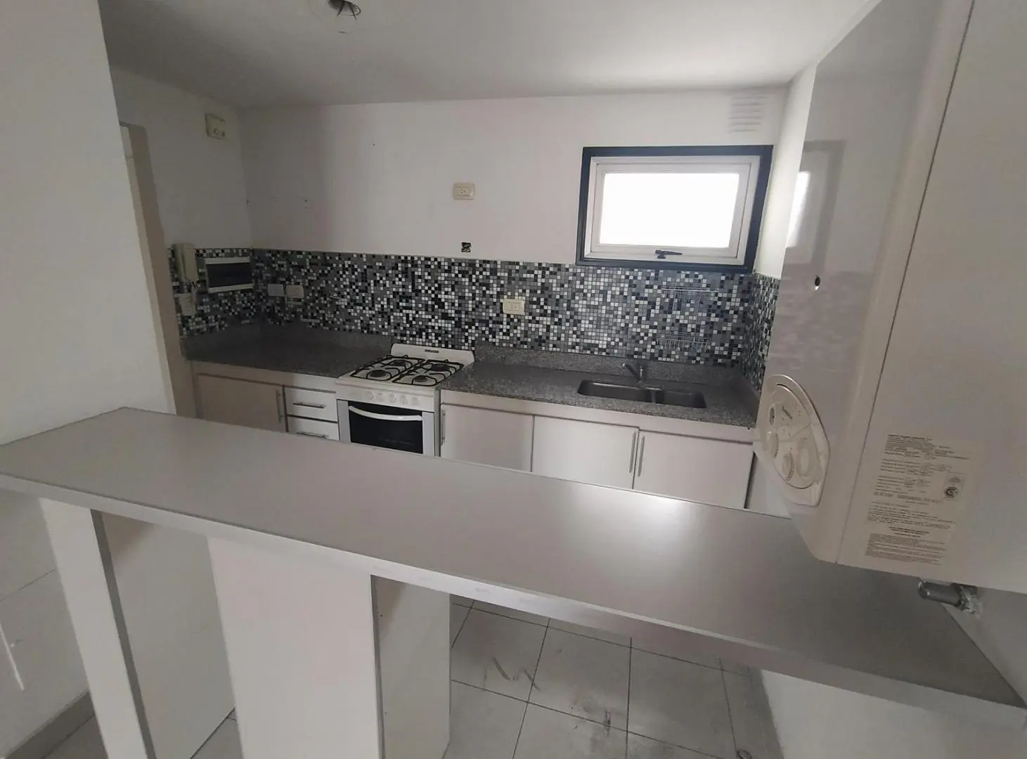Depto 3 ambientes amplio al CFTE balcon aterrazado 2 baños completos cochera fija 3