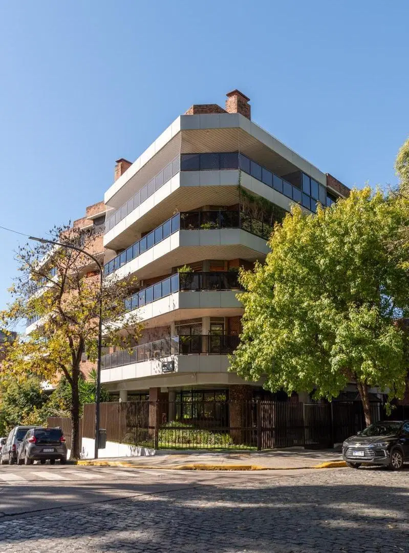 Departamento de alta categoría en edificio boutique 3 Dormitorios Escritorio 2 cocheras vigilancia 5