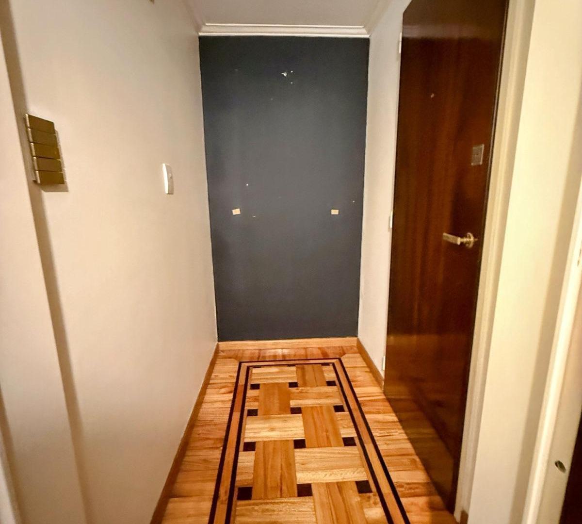 Foto de Piso de 180 m2 Balcón aterrazado y cochera fija en Recoleta a pasos de, imagen 3