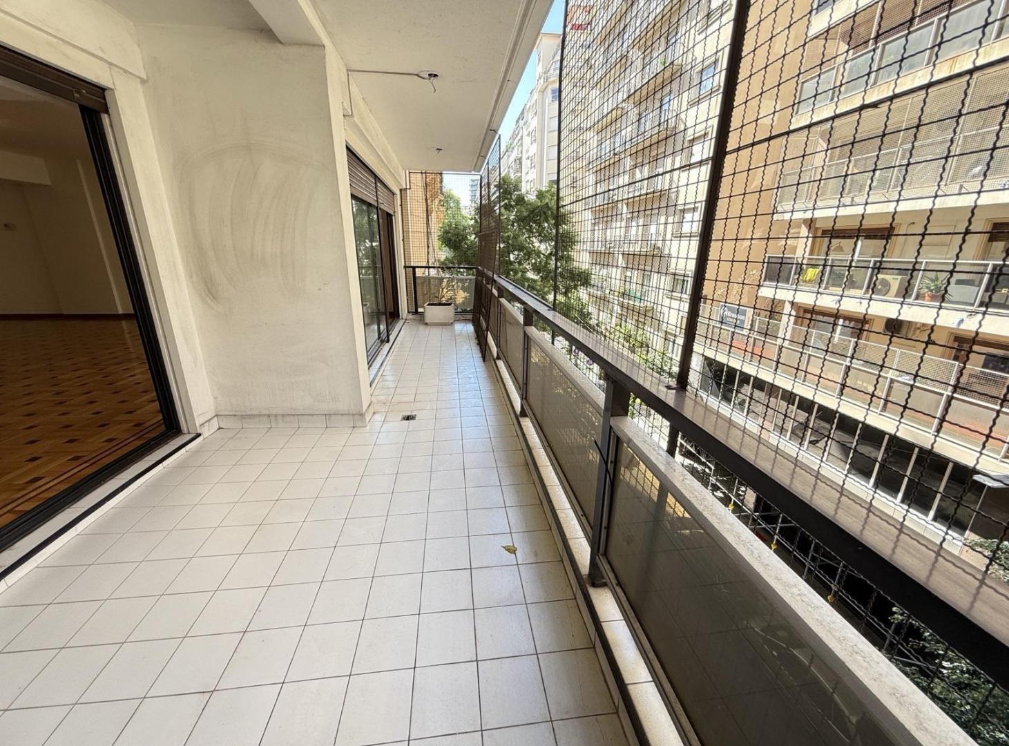 Foto de Piso de 180 m2 Balcón aterrazado y cochera fija en Recoleta a pasos de, imagen 5