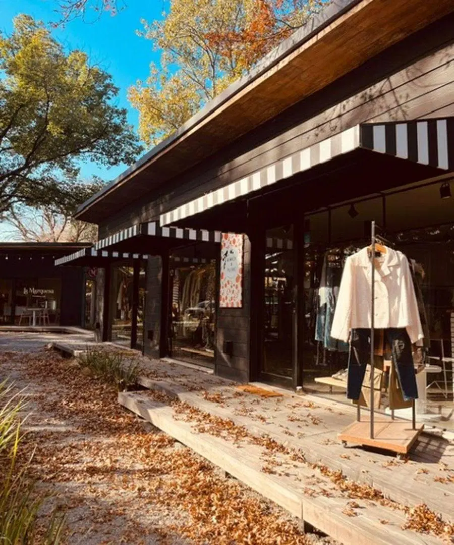 LOCAL EN ALQUILER EN GALERIA COMERCIAL PASEO QUINQUELA 5