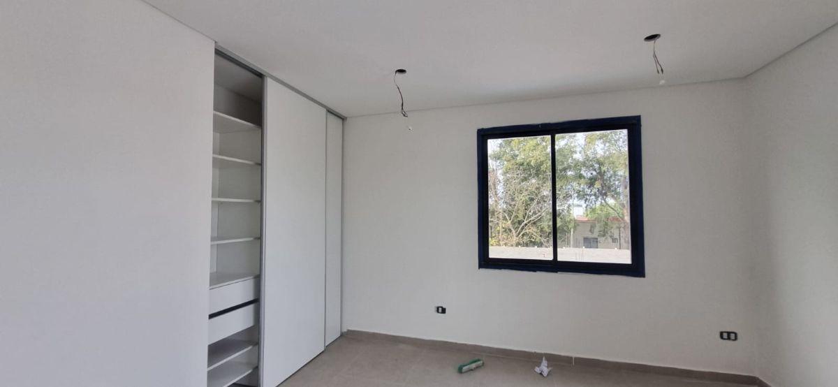 Foto de Casa a estrenar 4 dormitorios, Dormitorio principal en planta baja, imagen 5