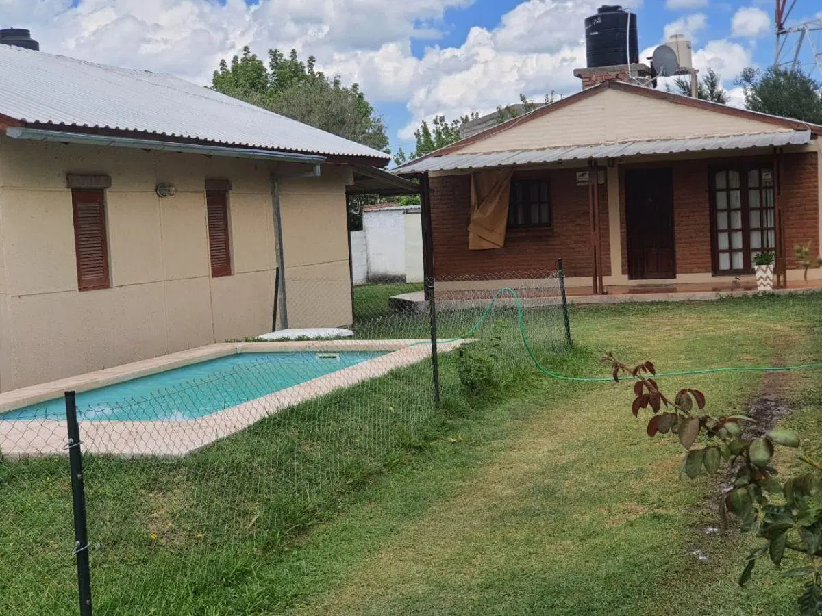 Venta de 3 casas + piscina en Villa Cura Brochero K113CB 4