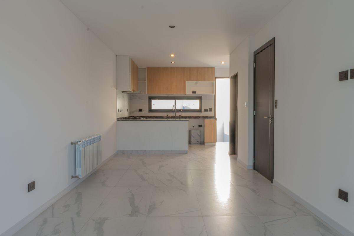 Foto de Venta Departamento Duplex 4 Ambientes en Villa Luro, imagen 2