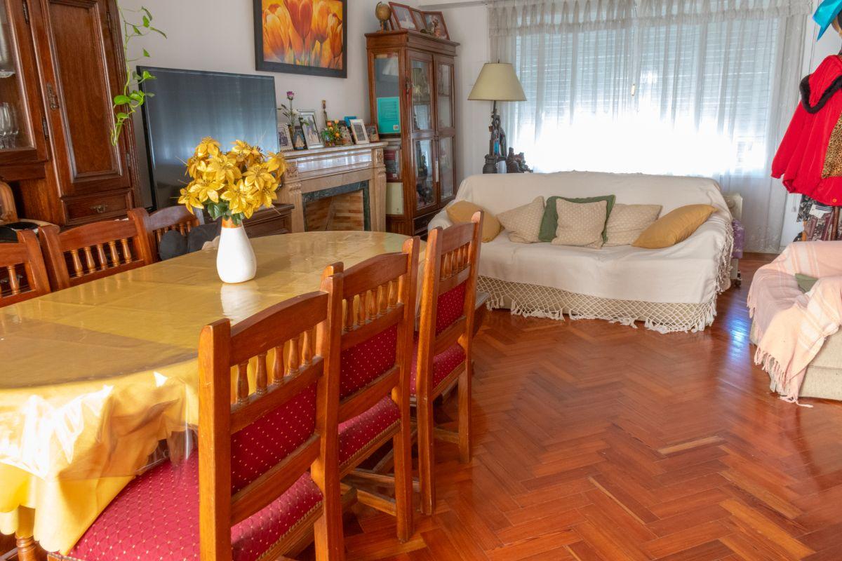 Foto de Venta de casa 4 ambiente 2 baños, garage patio y terraza Villa Luro, imagen 4