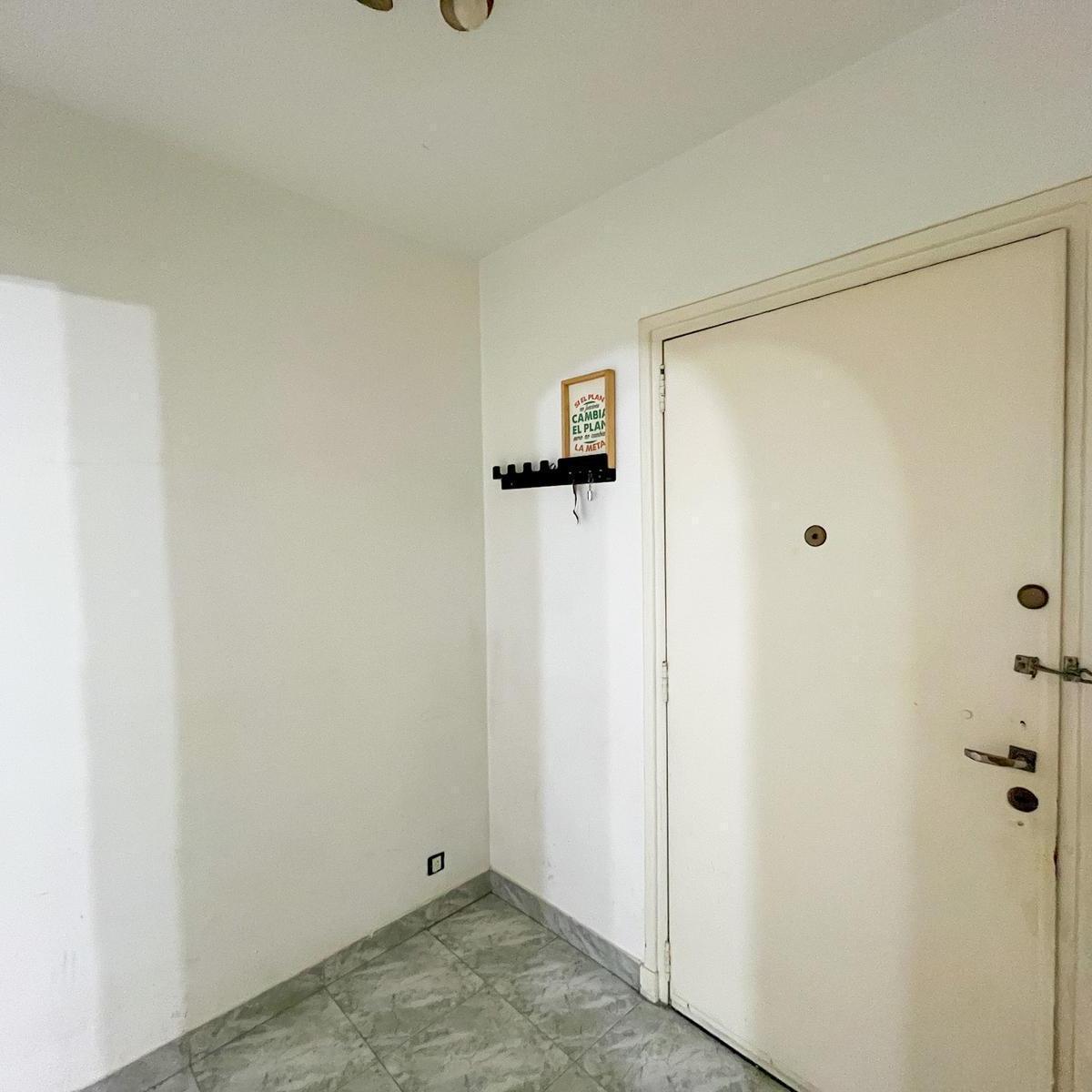 Departamento de 2 Ambientes en Venta en Caballito Sur. 2