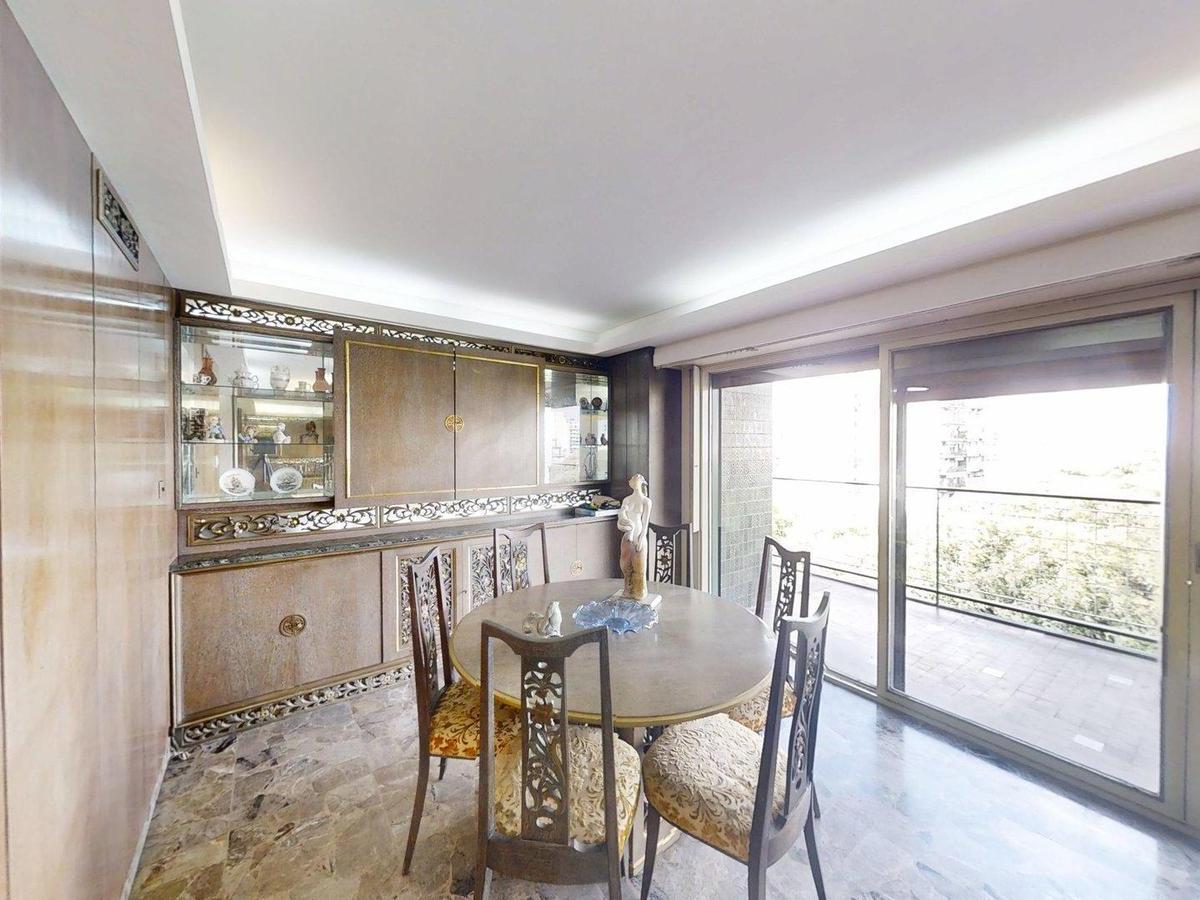 Departamento de 4 Ambientes en Venta en Flores. 2